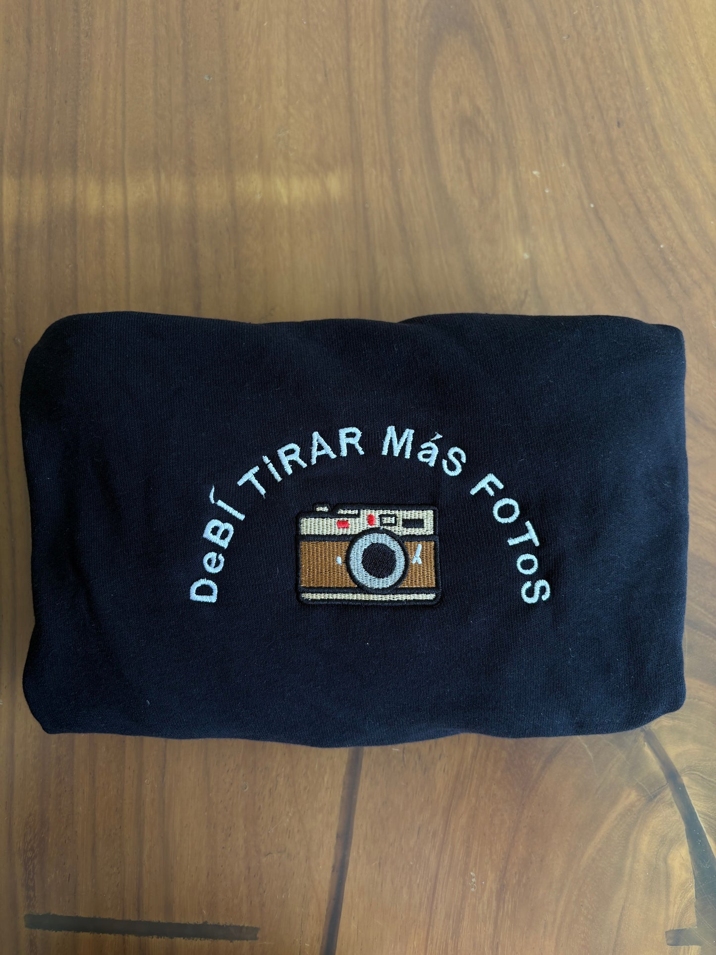 Debi Tirar Mas Fotos Camara Sueter