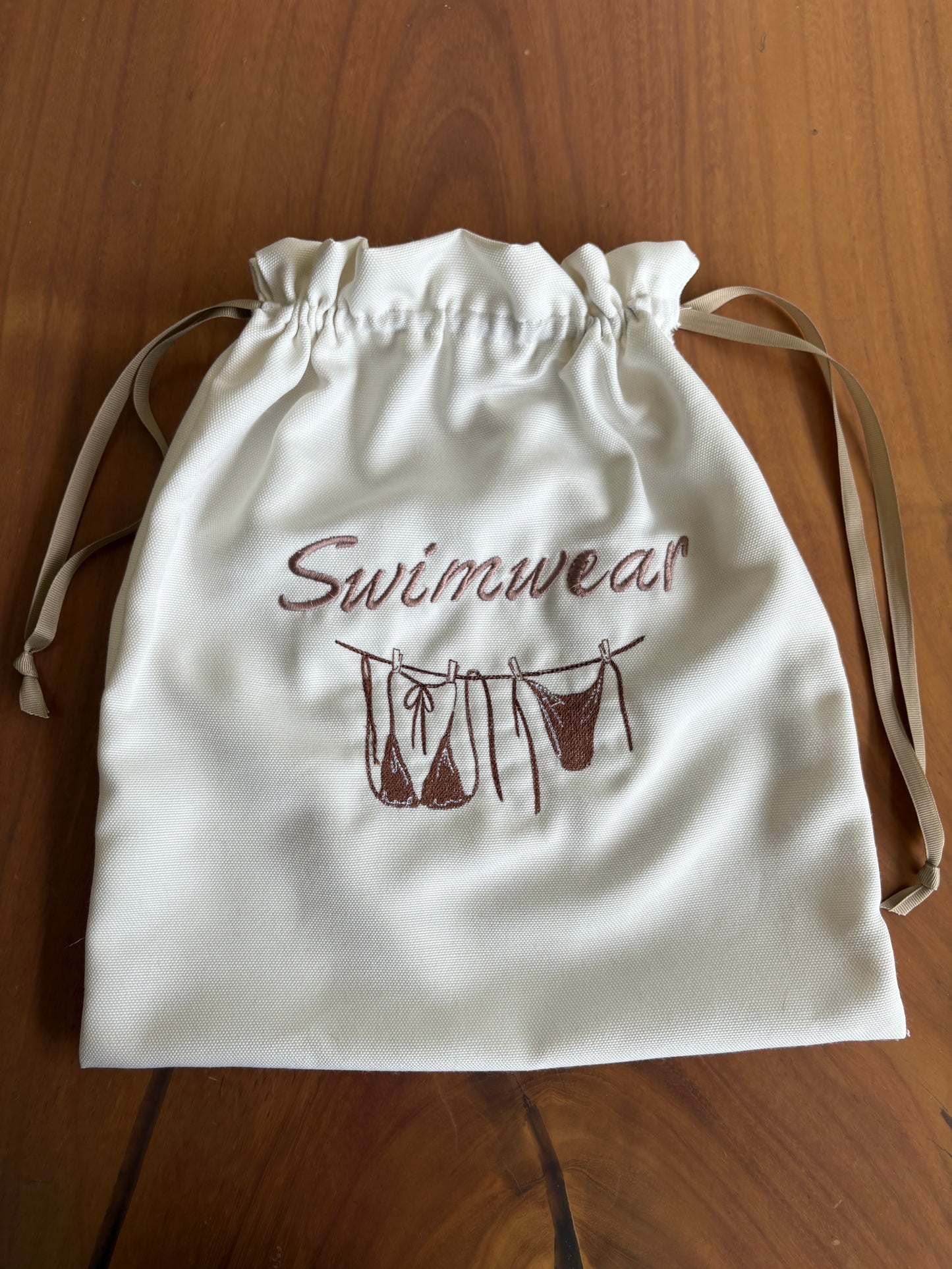 Bolsa para Vestidos de Baño Bordada