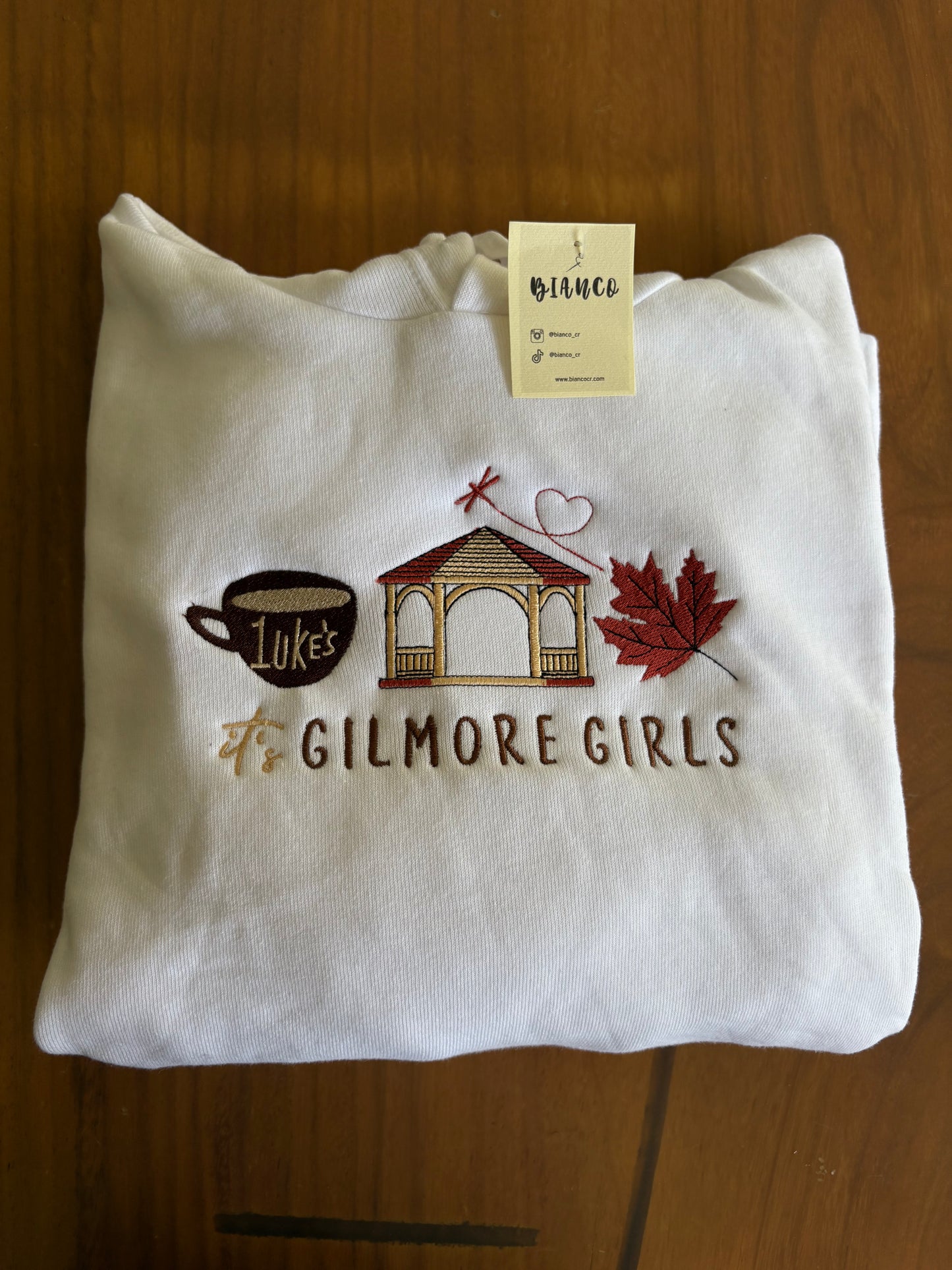 It’s Gilmore Girls Sueter Bordado