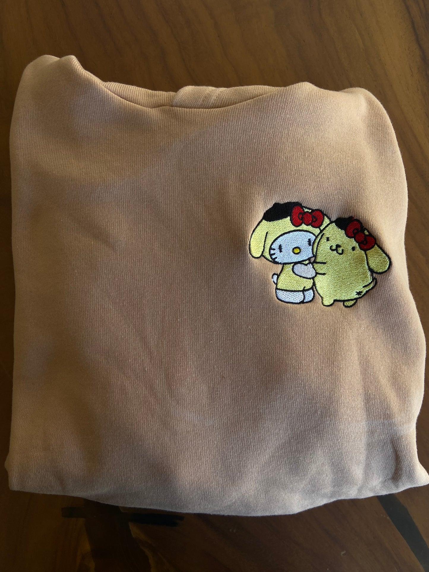 Hello Kitty x Pompompurin Sueter